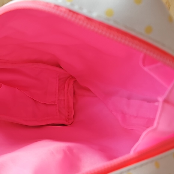 STRAWBERRY SHORTCAKE COSMETIC CASE - Picture 7 of 12